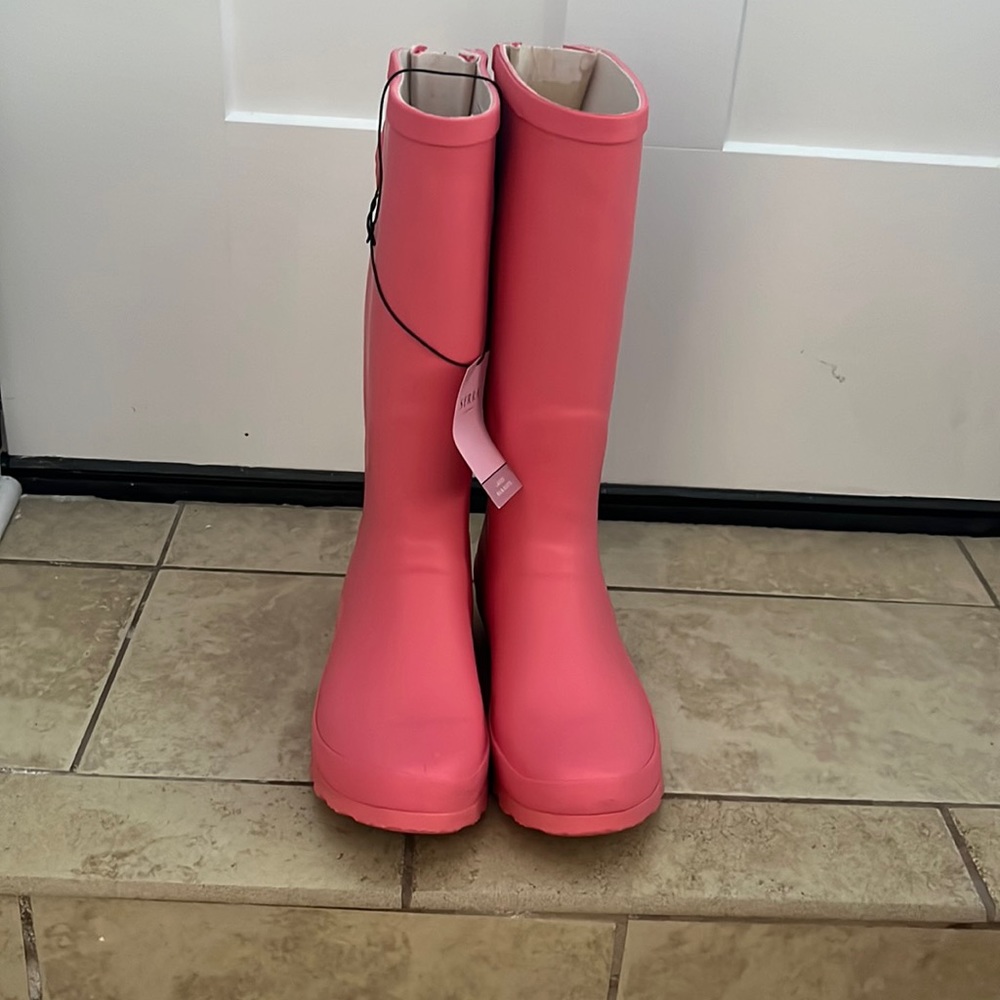NWT Pink rain boots